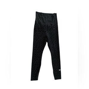 Nike Gray & Black Cheetah Print High-Rise Leggings | Maternity-Friendly